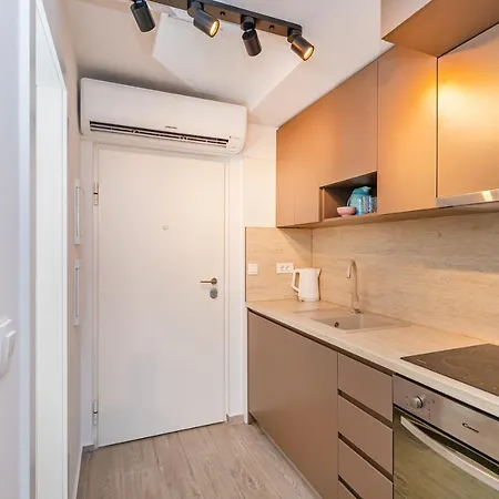 Daire Stella Lovely With Balcony And Free Parking *