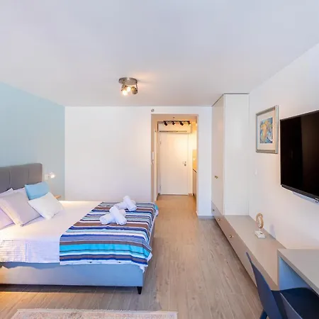 Stella Lovely With Balcony And Free Parking *