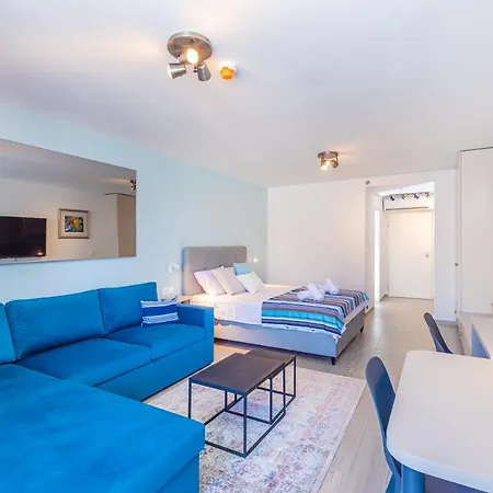 Stella Lovely With Balcony And Free Parking Apartment