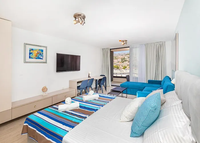 Stella Lovely With Balcony And Free Parking
