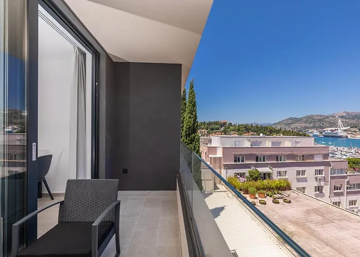 Stella Lovely With Balcony And Free Parking Apartamento *
