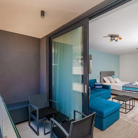 Stella Lovely With Balcony And Free Parking